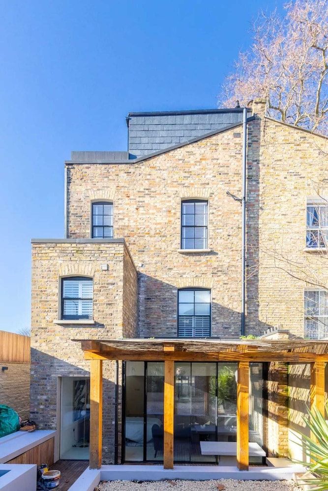 undefined Luxury 2 Bedroom Garden Flat - Hackney 2