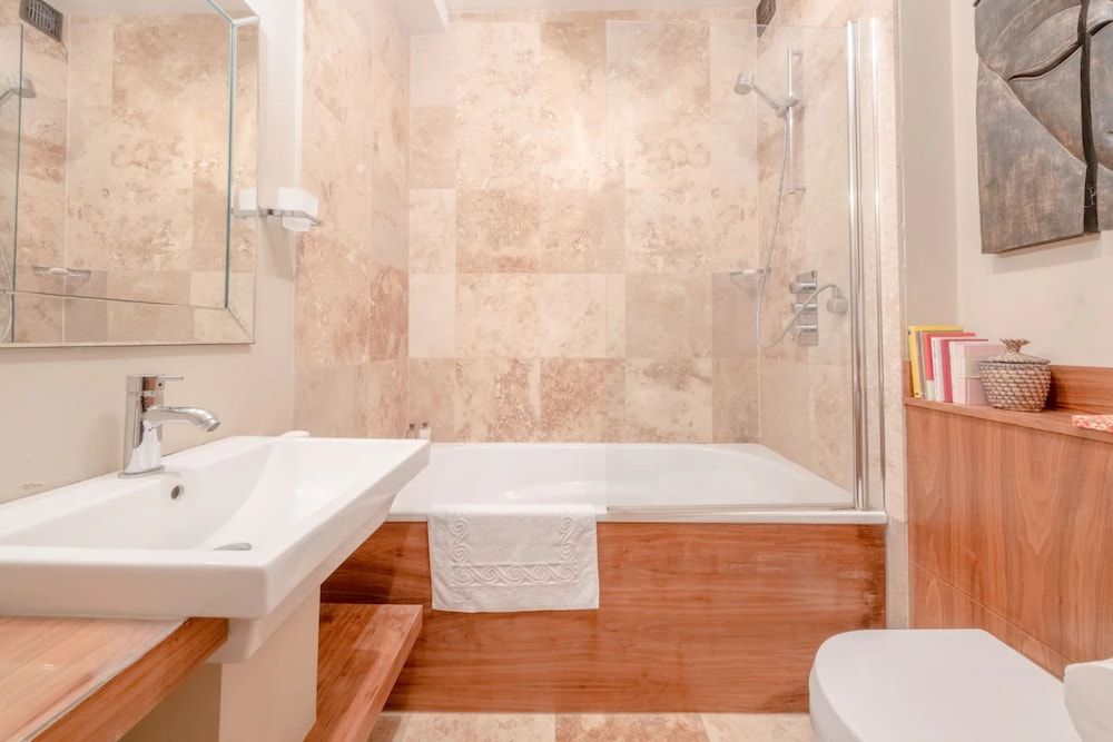 undefined Quaint and Central Studio Flat - Chelsea 8