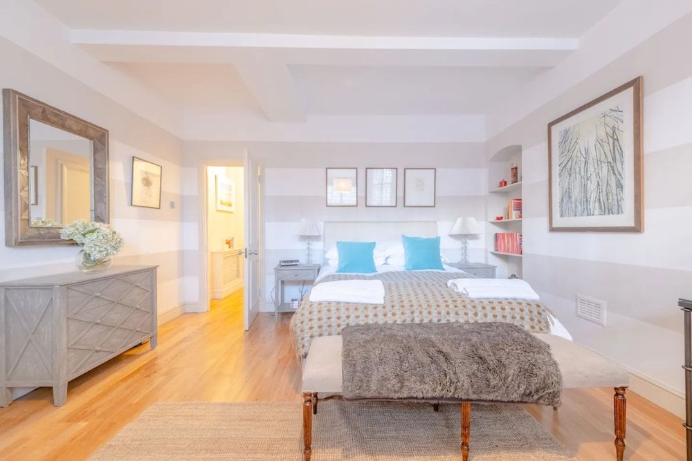 undefined Quaint and Central Studio Flat - Chelsea 2