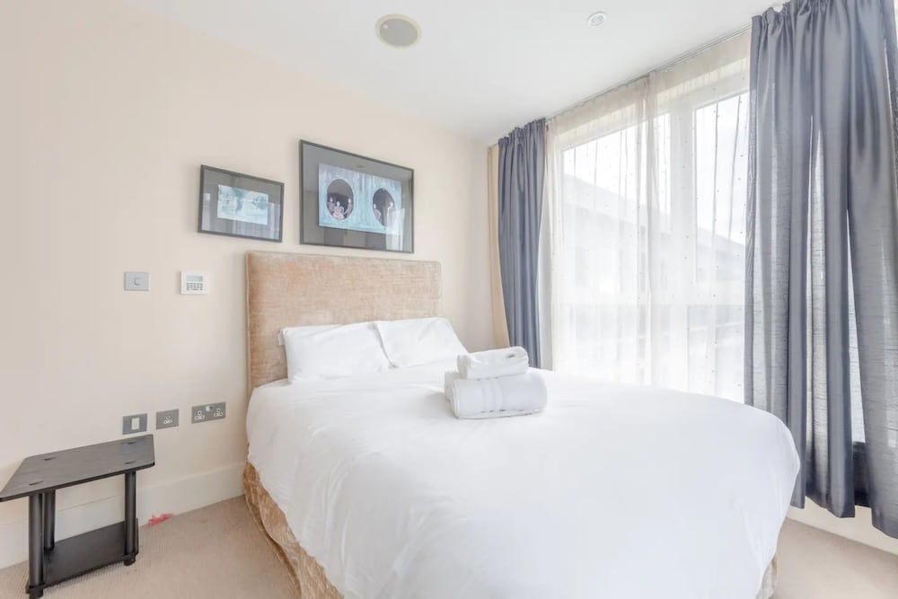 undefined Gorgeous 3 Bedroom Flat in Vauxhall With City Views 4