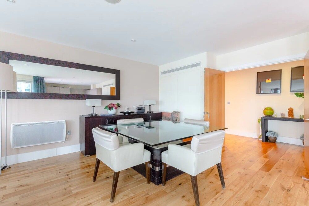 Gorgeous 3 Bedroom Flat in Vauxhall With City Views Basic Apartment, Multiple Beds 17