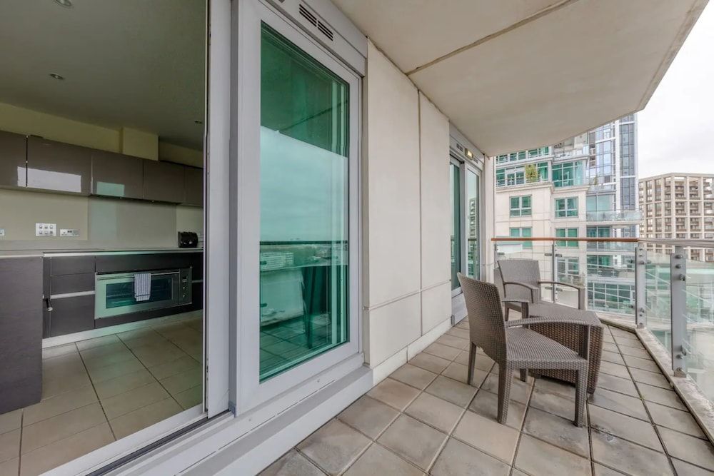Gorgeous 3 Bedroom Flat in Vauxhall With City Views Basic Apartment, Multiple Beds 28