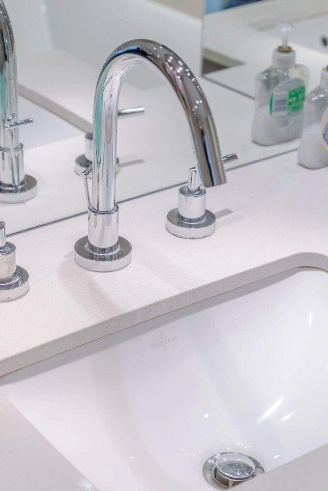 Gorgeous 3 Bedroom Flat in Vauxhall With City Views Basic Apartment, Multiple Beds 22