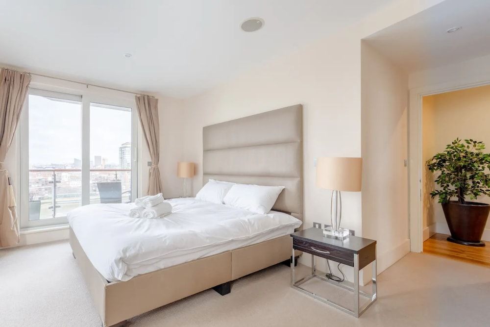 Gorgeous 3 Bedroom Flat in Vauxhall With City Views Basic Apartment, Multiple Beds 13