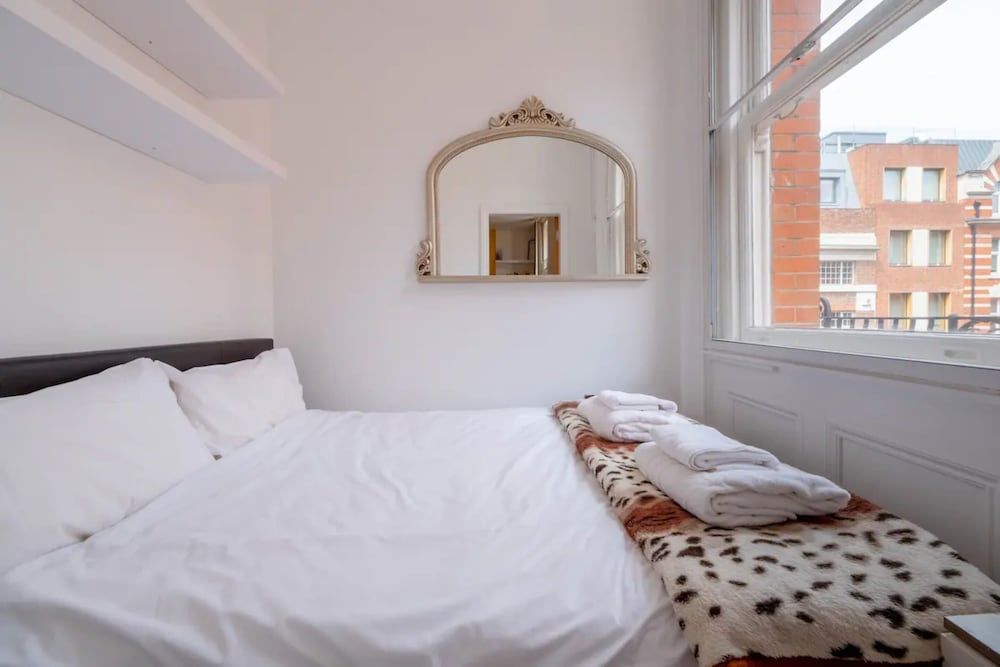 undefined Central & Cosy 1BD Flat - Soho 8