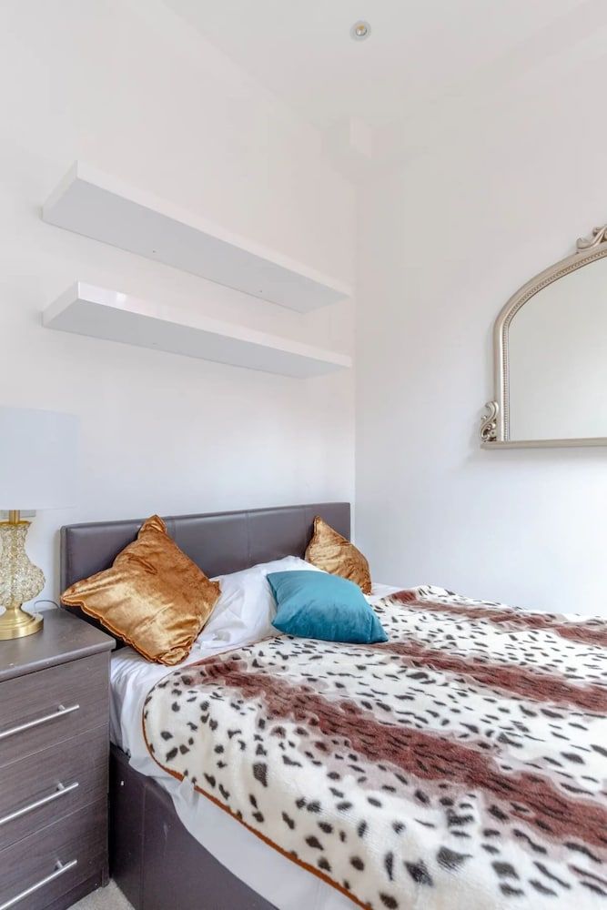 undefined Central & Cosy 1BD Flat - Soho 3