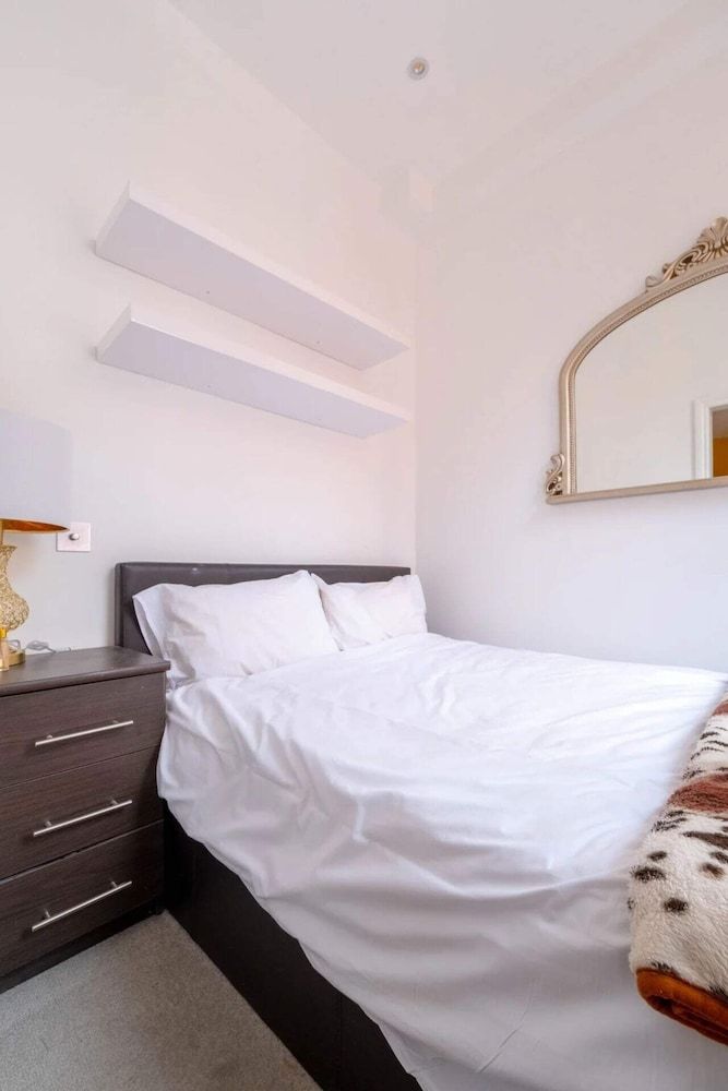 undefined Central & Cosy 1BD Flat - Soho 6