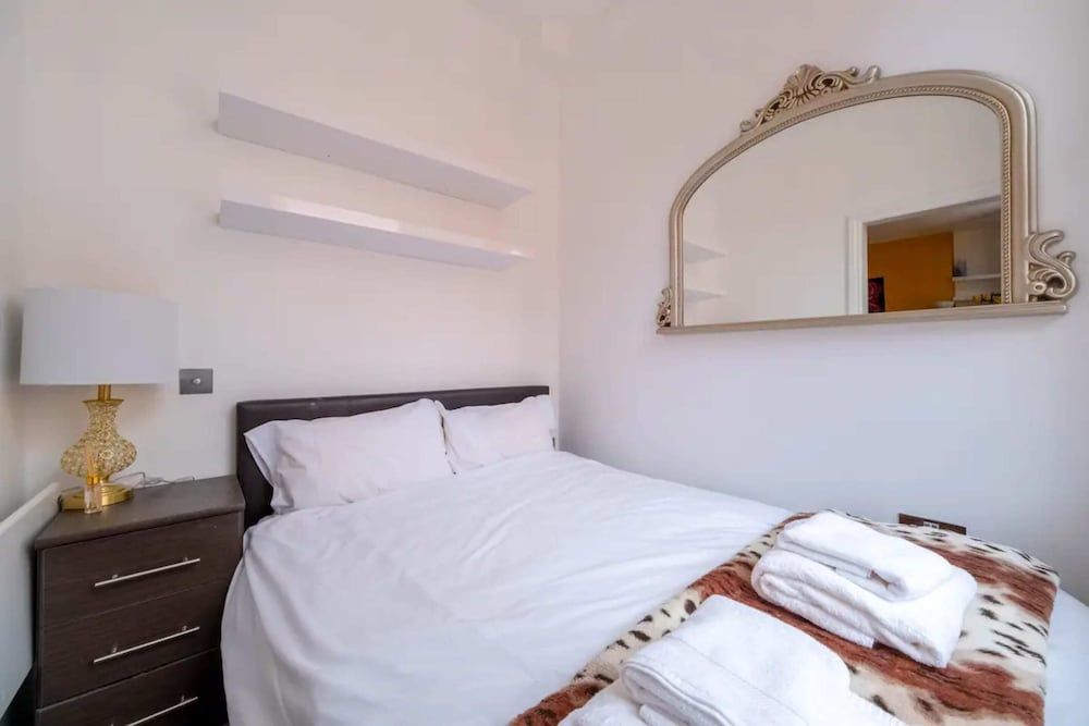 undefined Central & Cosy 1BD Flat - Soho 4