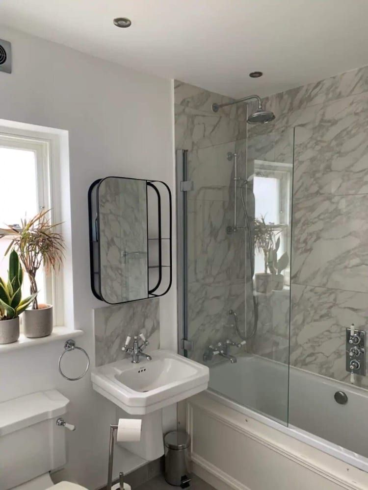 undefined Serene 1BD Flat in Putney 5