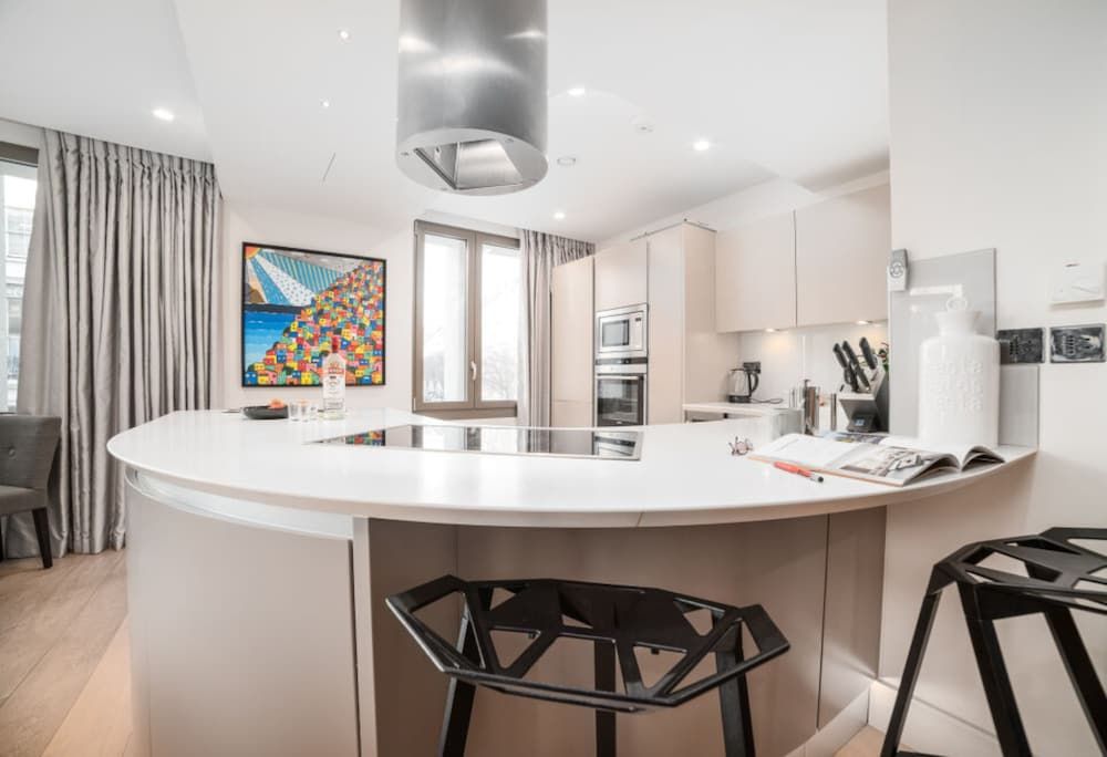 undefined Stunning Modern Apartment Close to Hyde Park by Underthedoormat 7