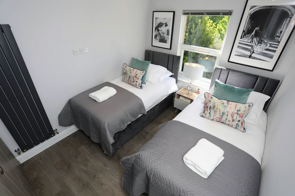 Stanhope Road Apartments Business Apartment 4