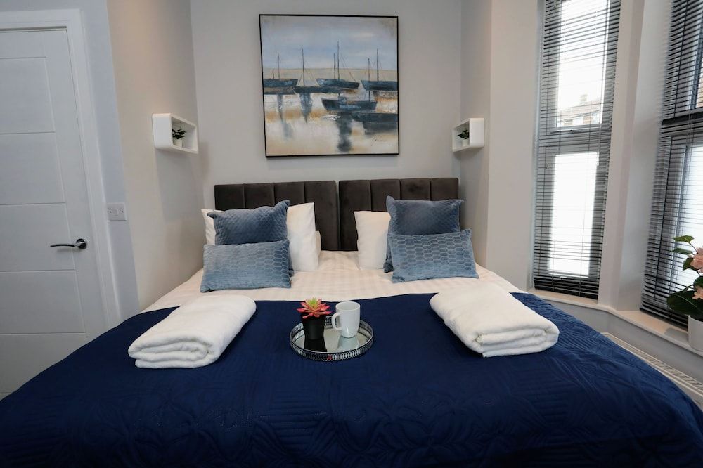 Stanhope Road Apartments Family Apartment 4