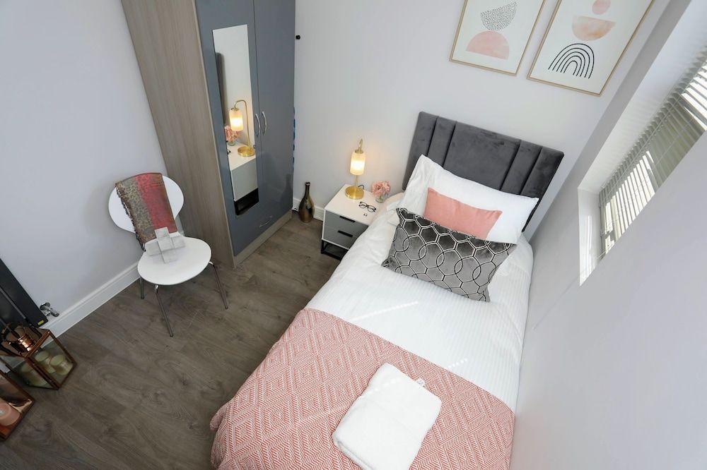 Stanhope Road Apartments Business Apartment 6