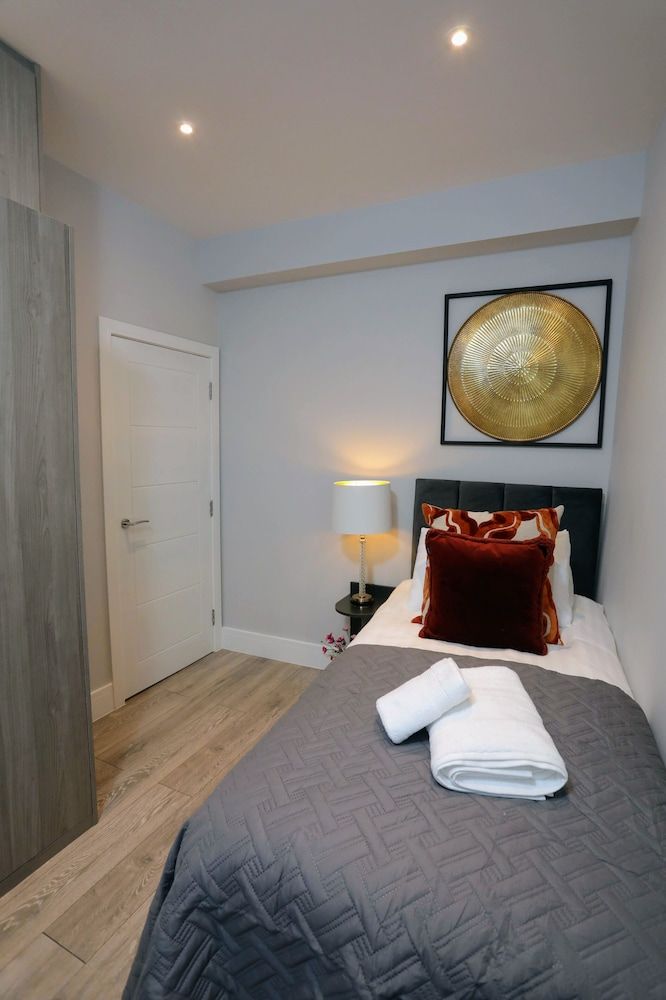 Stanhope Road Apartments Family Apartment 7