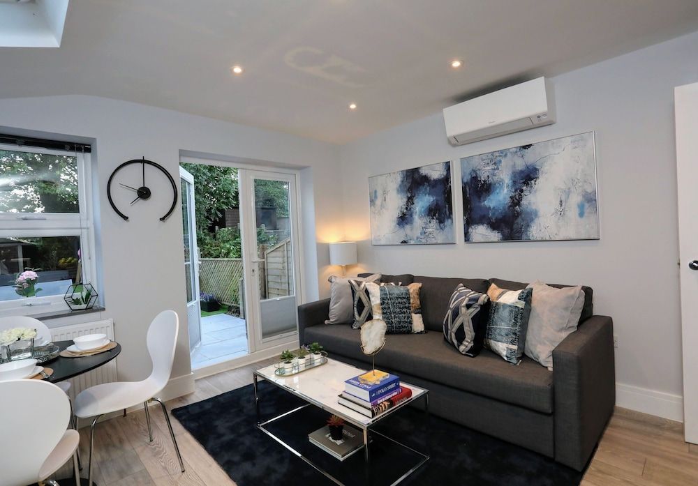 Stanhope Road Apartments Family Apartment 10