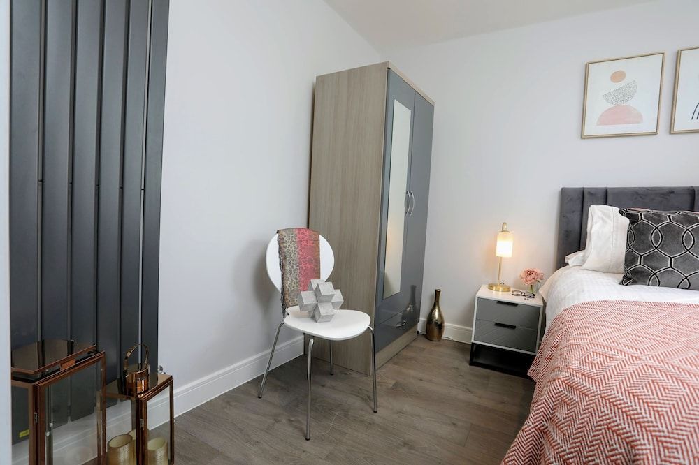 Stanhope Road Apartments Business Apartment 14