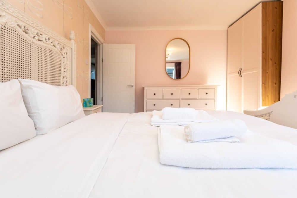 undefined Spacious & Pristine 2BD Flat - Balham 5