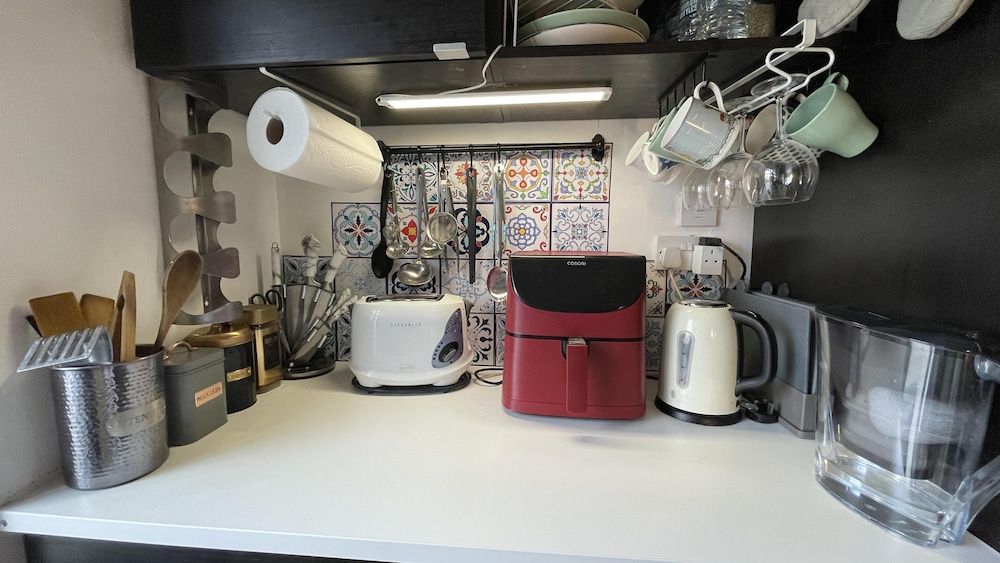 undefined Large 1-bed Studio in London Well Equipped 8