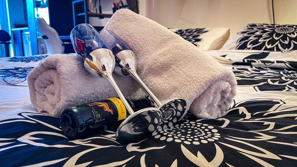 undefined Large 1-bed Studio in London Well Equipped 5