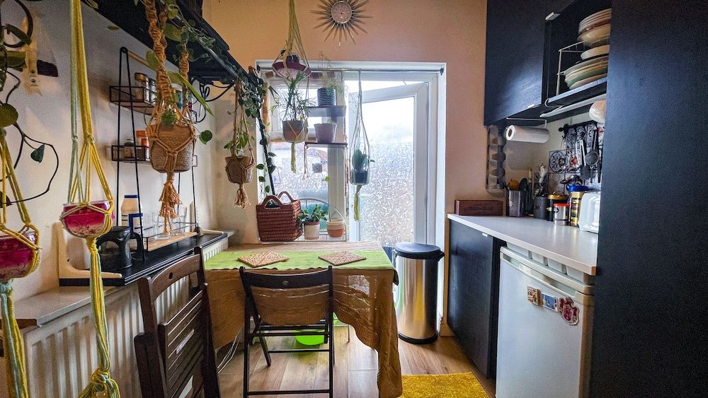 undefined Large 1-bed Studio in London Well Equipped 9