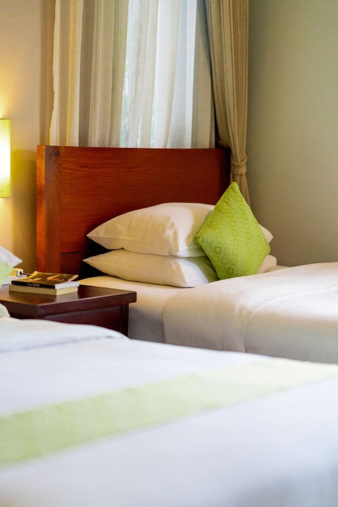 Skyline Boutique Hotel Deluxe Twin Room 2