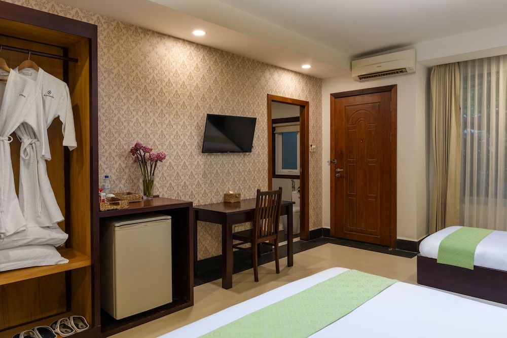 Skyline Boutique Hotel Deluxe Twin Room 7