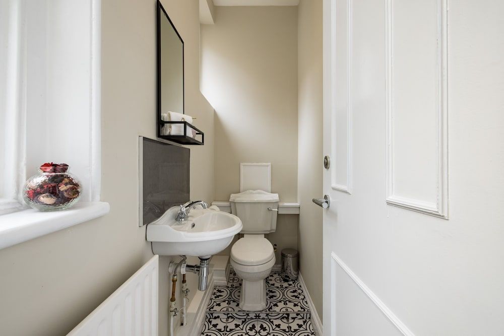 Avari Apartments - Hatton Collection Deluxe Apartment 13