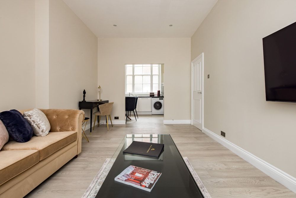 Avari Apartments - Hatton Collection Deluxe Apartment 27