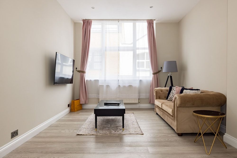 Avari Apartments - Hatton Collection Deluxe Apartment 30