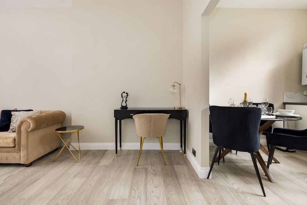 Avari Apartments - Hatton Collection Deluxe Apartment 28