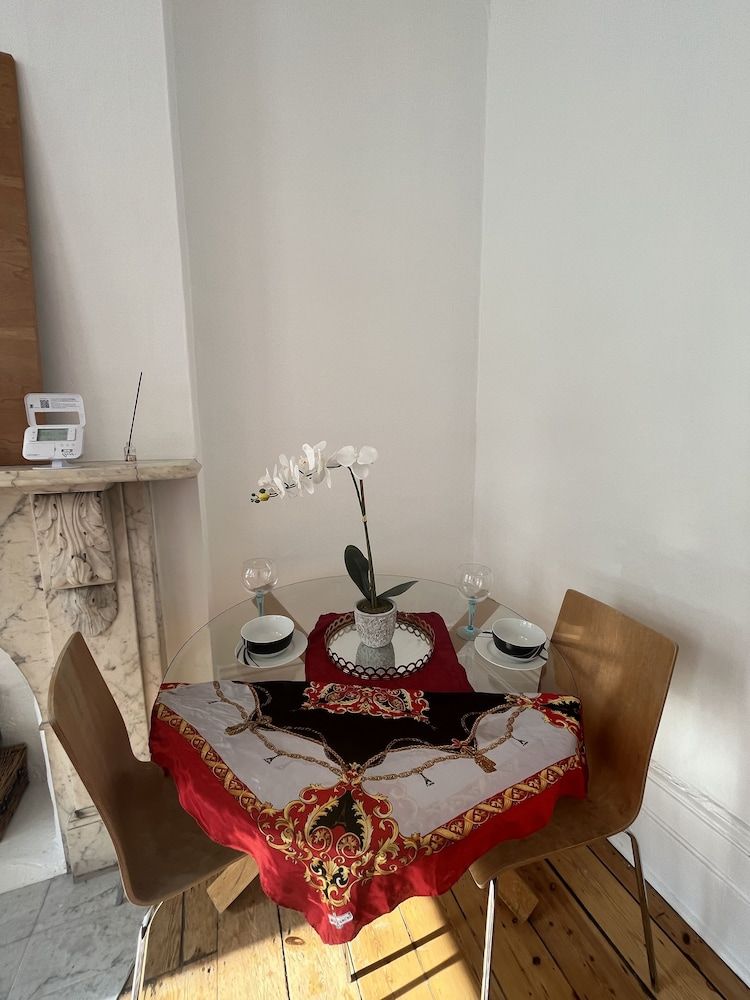 undefined Immaculate 1-bed Apartment in London 2