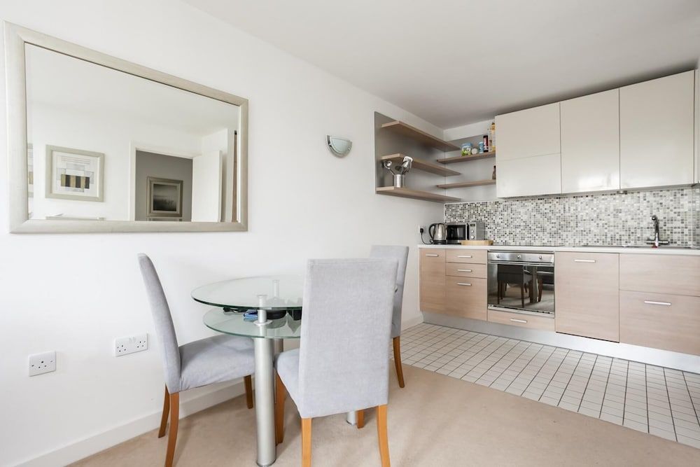 undefined Central London 2-bed Apartment 4