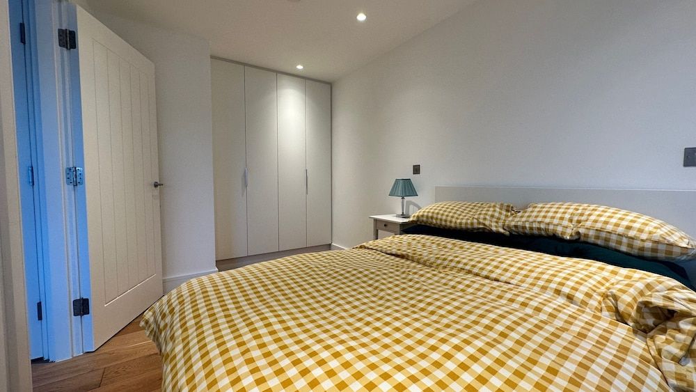 undefined Modern & Stylish 1 Bedroom Flat 4