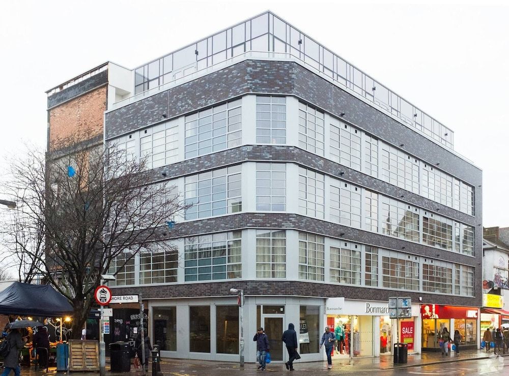 undefined Modern & Stylish 1 Bedroom Flat 2