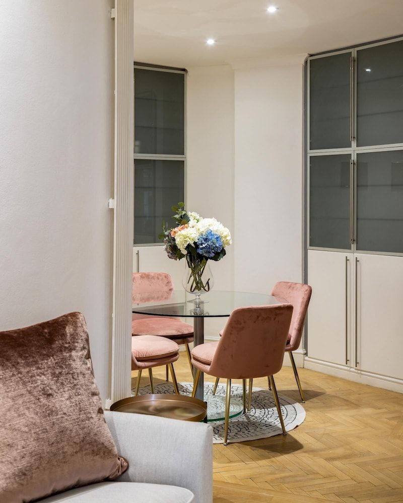 Park Lane Lux 2-bed Apartment