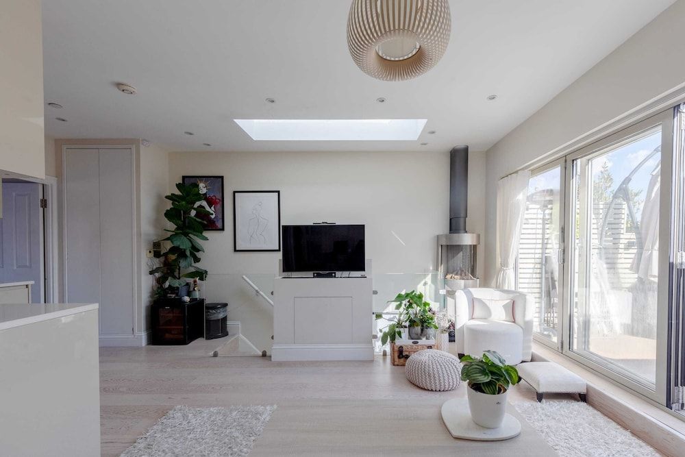 Airy & Modern 1BD Flat in Maida Vale Basic Apartment, 1 King Bed 11