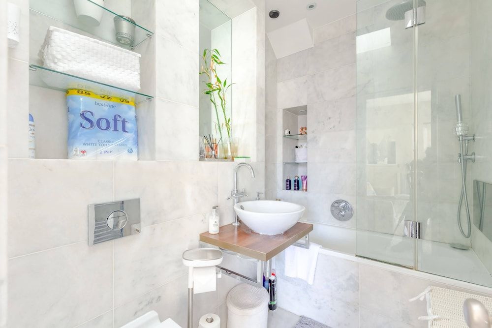 Airy & Modern 1BD Flat in Maida Vale Basic Apartment, 1 King Bed 12