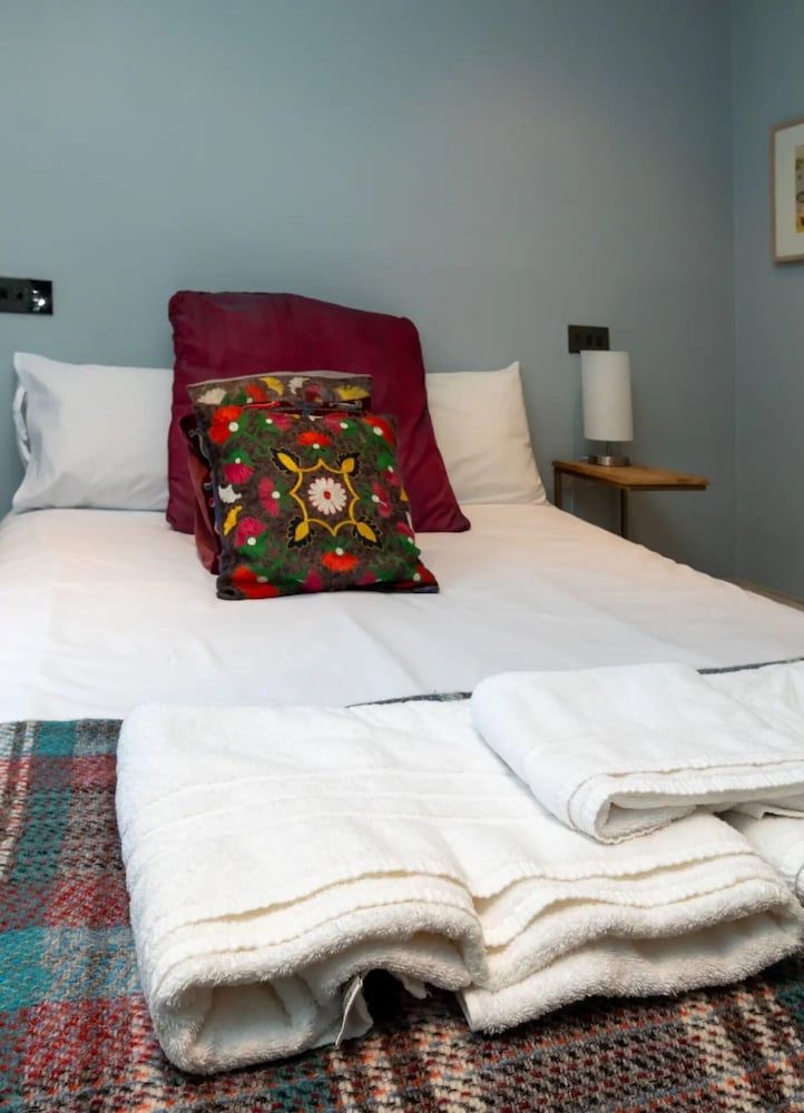 undefined Snug 2BD Flat in Ladbroke Grove 6