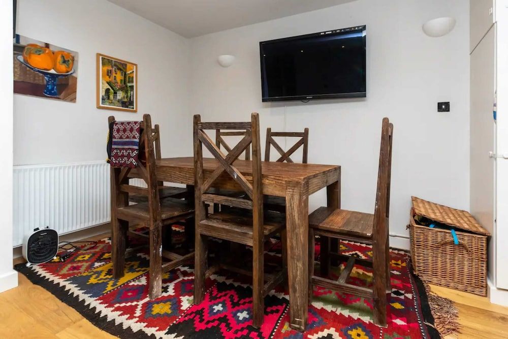 undefined Snug 2BD Flat in Ladbroke Grove