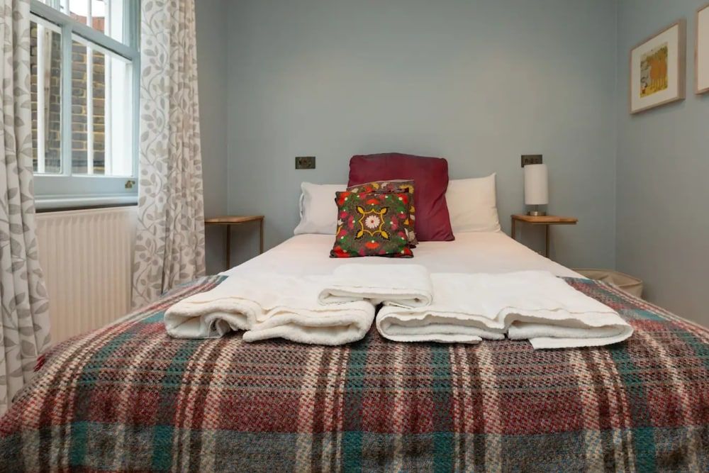 undefined Snug 2BD Flat in Ladbroke Grove 4