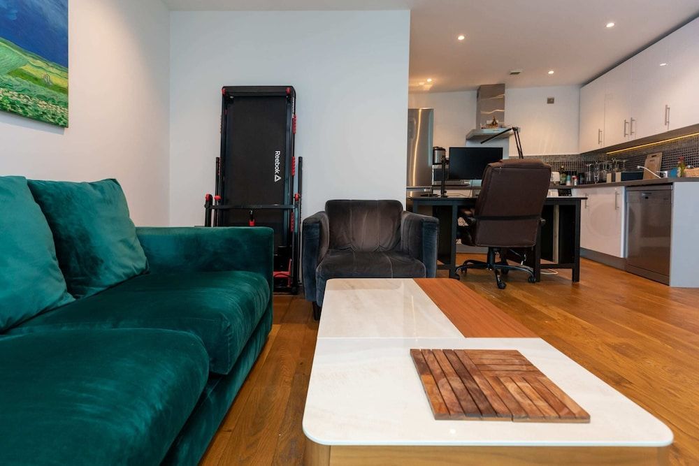 undefined Stylish 1BD High Rise Flat - Vauxhall 2