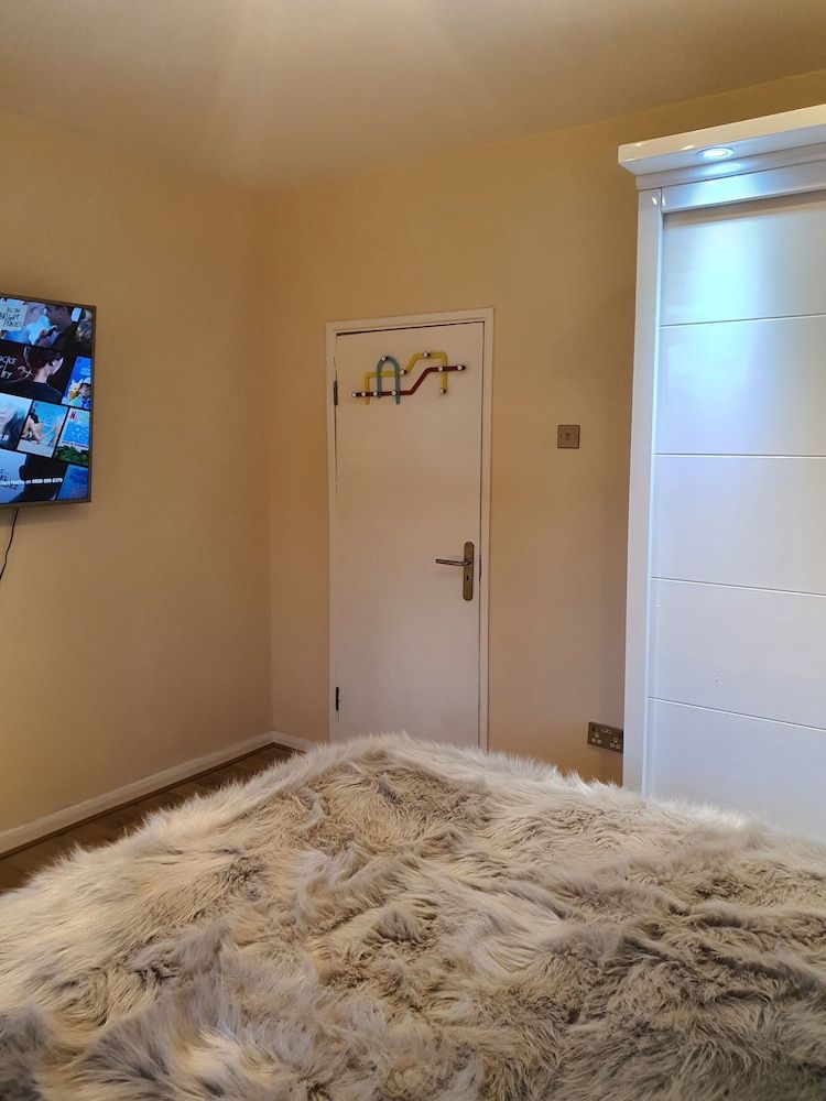 undefined Umbrella Properties Woolwich London 10