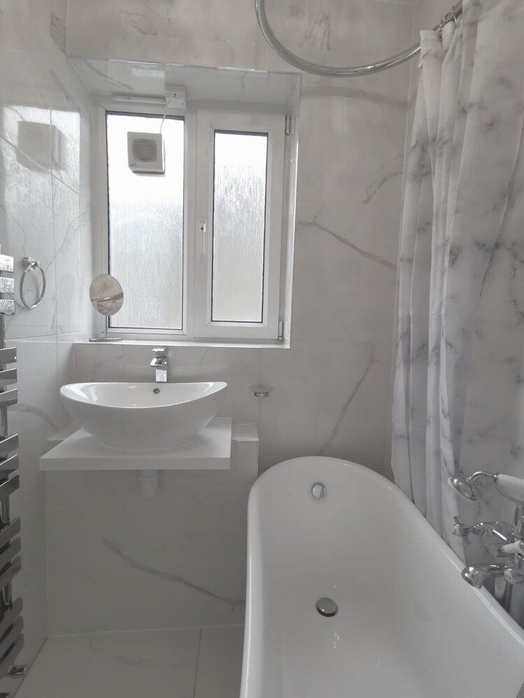 Umbrella Properties Woolwich London Business Apartment 14