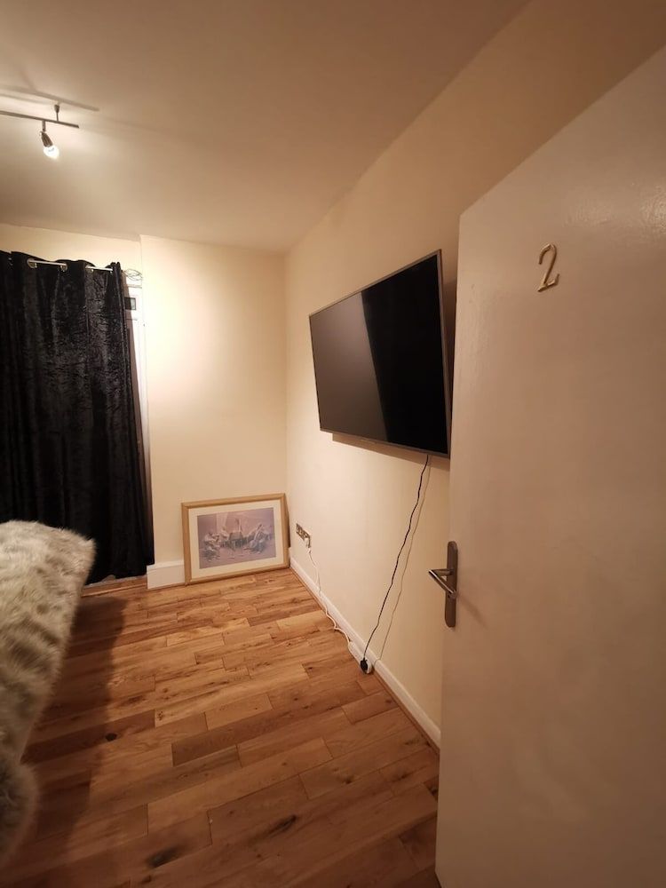 undefined Umbrella Properties Woolwich London 4