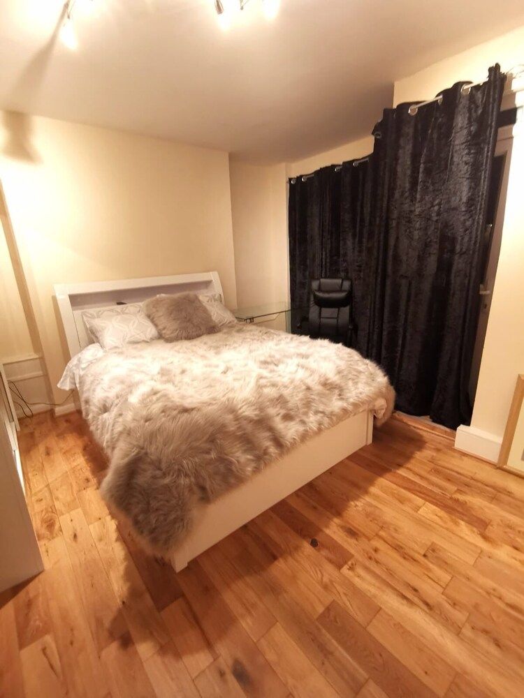 undefined Umbrella Properties Woolwich London 9