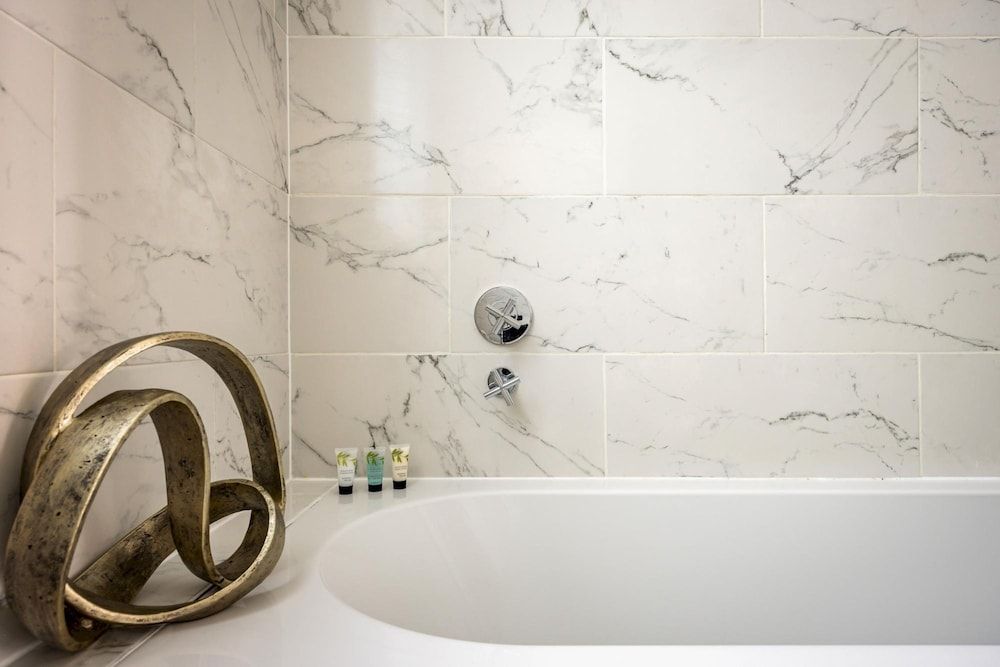 Park Lane 4-bed Huge Designer pad Apartment 9