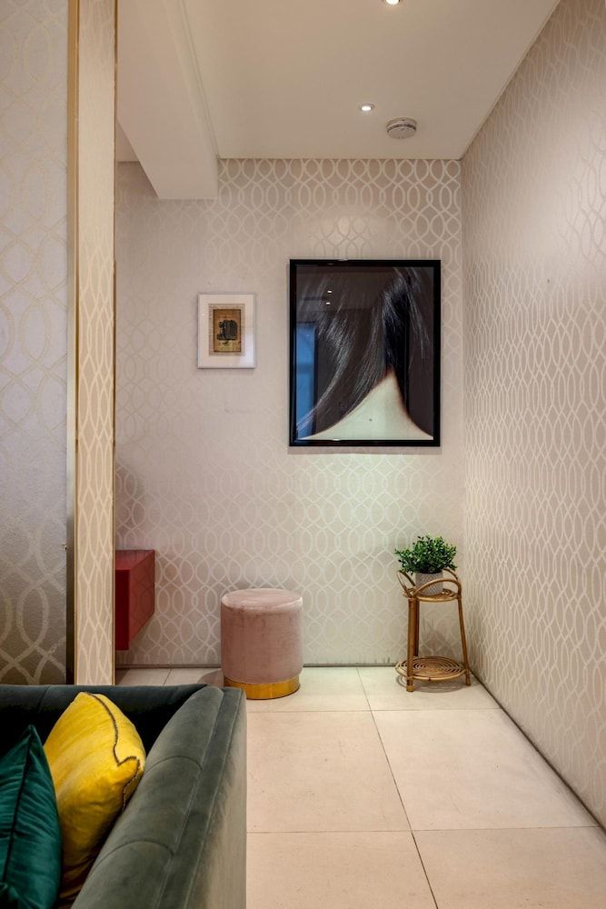 Park Lane 4-bed Huge Designer pad Apartment 10