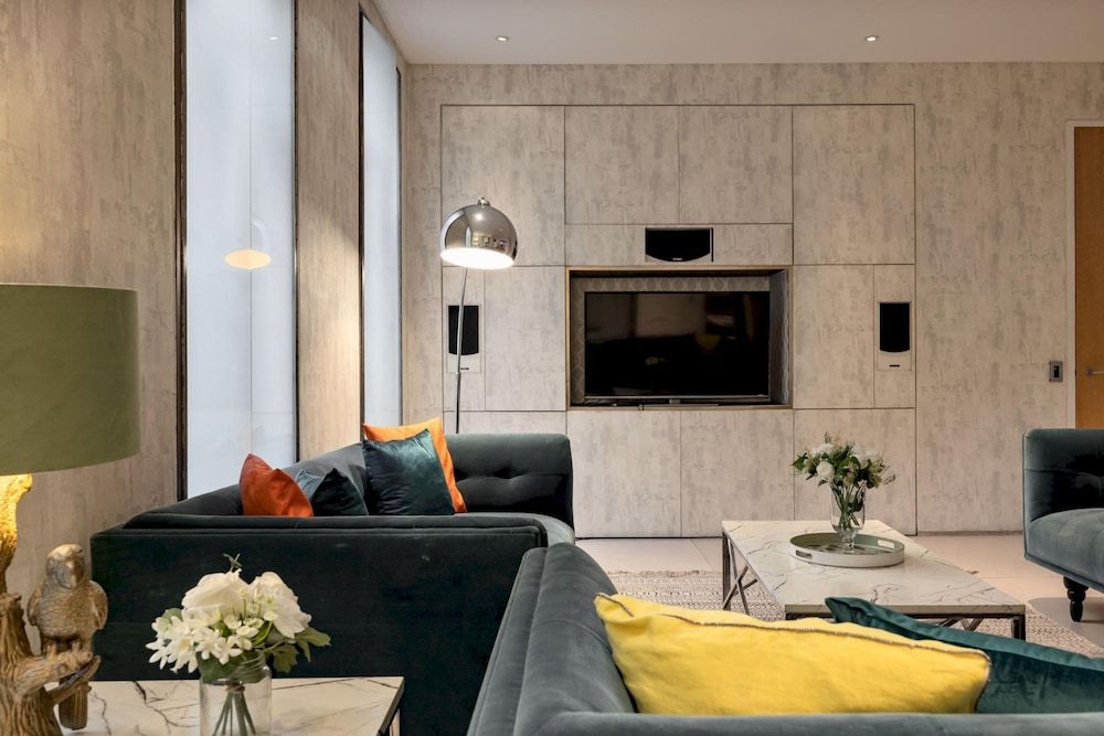 undefined Park Lane 4-bed Huge Designer pad 2