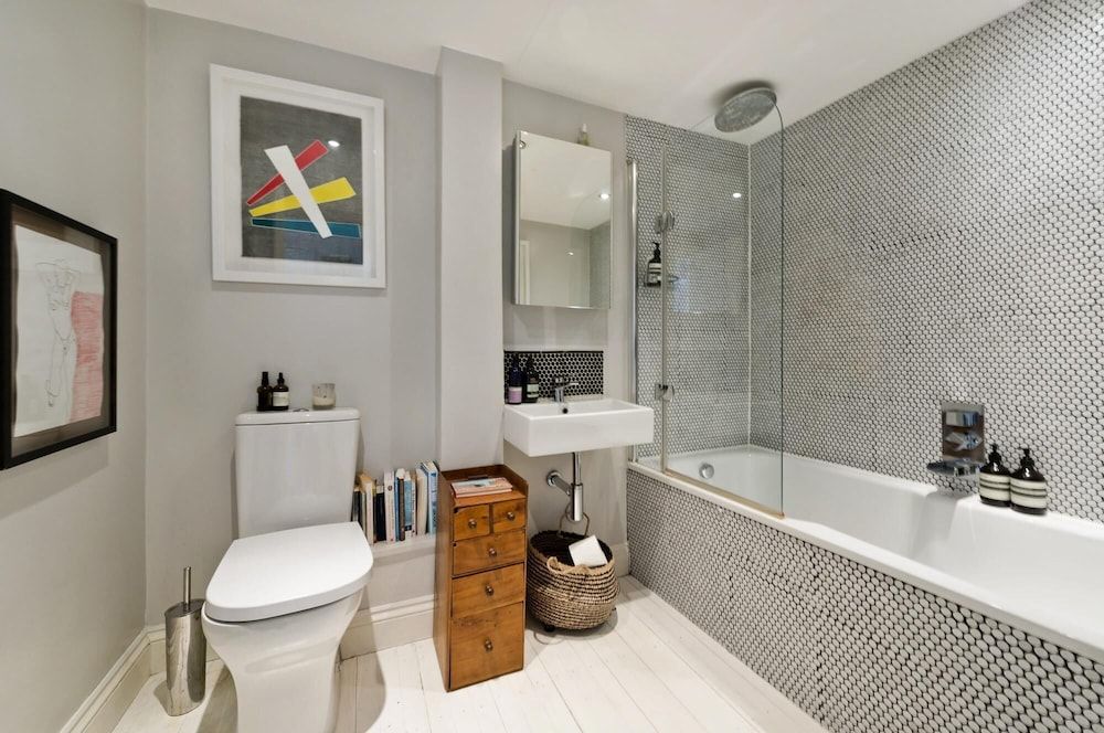 undefined Fantastic 1 bed Property With Private Balcony 4