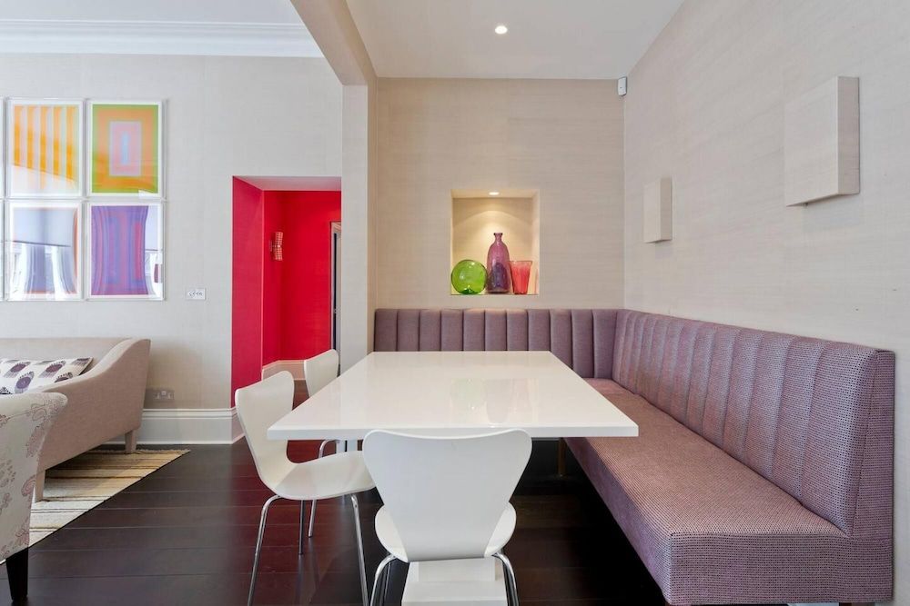 undefined Luxury Kensington Apartment 7